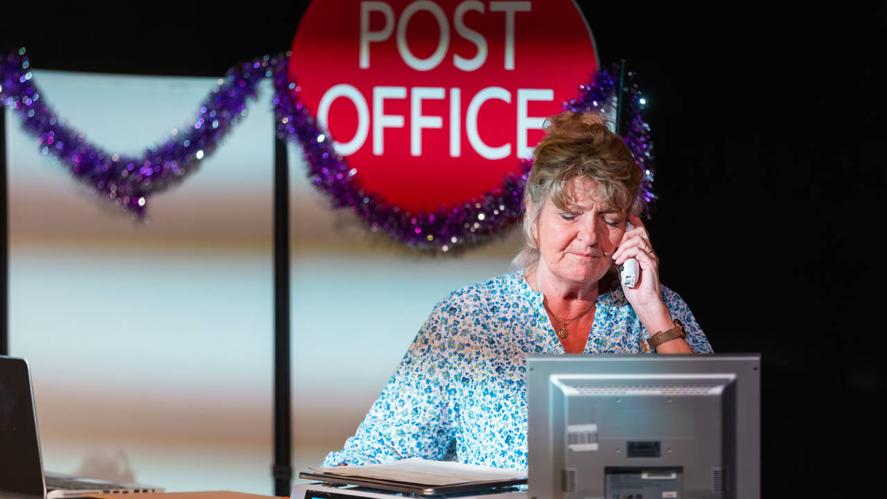 Elizabeth Elvin as Pam Stubbs.jpg